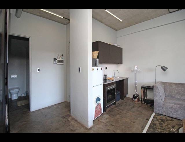0.5 BEDROOM APARTMENT FOR SALE IN MABONENG